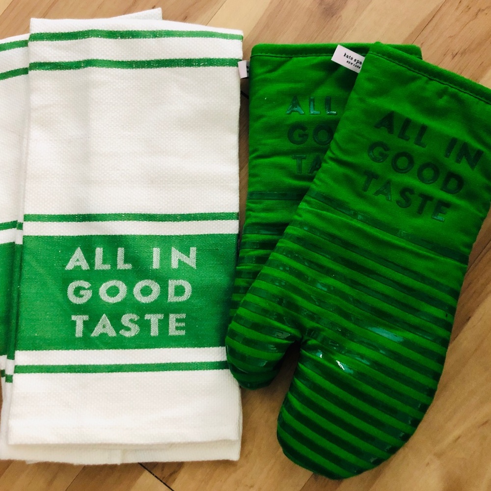KATE SPADE All in Good Taste Oven Mitt/Towel Set